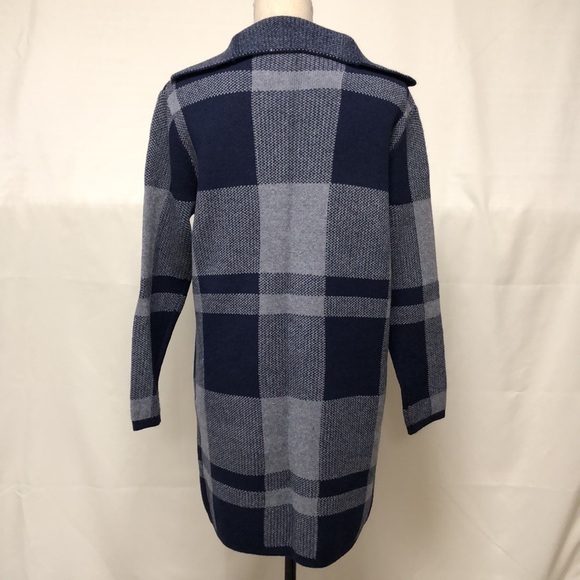 Papa Cardigan with Pockets - Picture 4 of 10